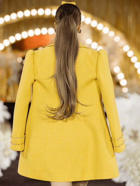 Ambrogina Coat - Fitted Silhouette - Mid - Thigh Length - Durable And Comfortable Fabric - Vibrant Tweed Design - Premium Quality - Modern Look