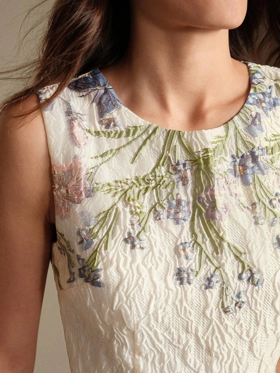 Anita Maxi Dress - Round Neck - High Waist - Flared Hem - Floral Print - Elegant Style