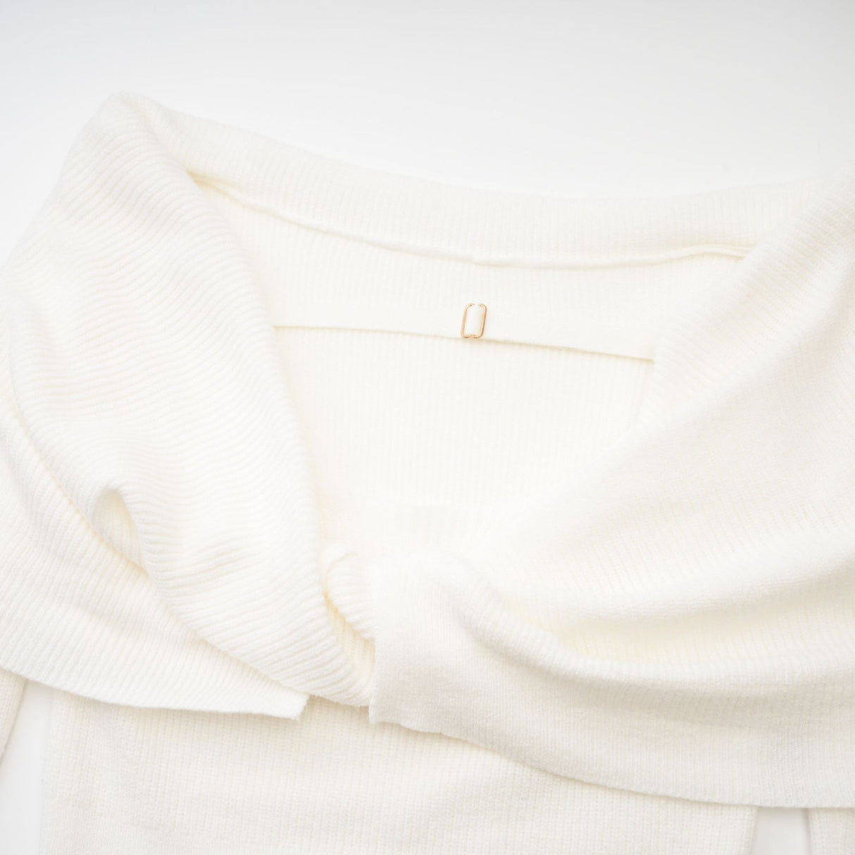 Ava Ribbed Knit Top - Twist Neckline - Long Sleeves