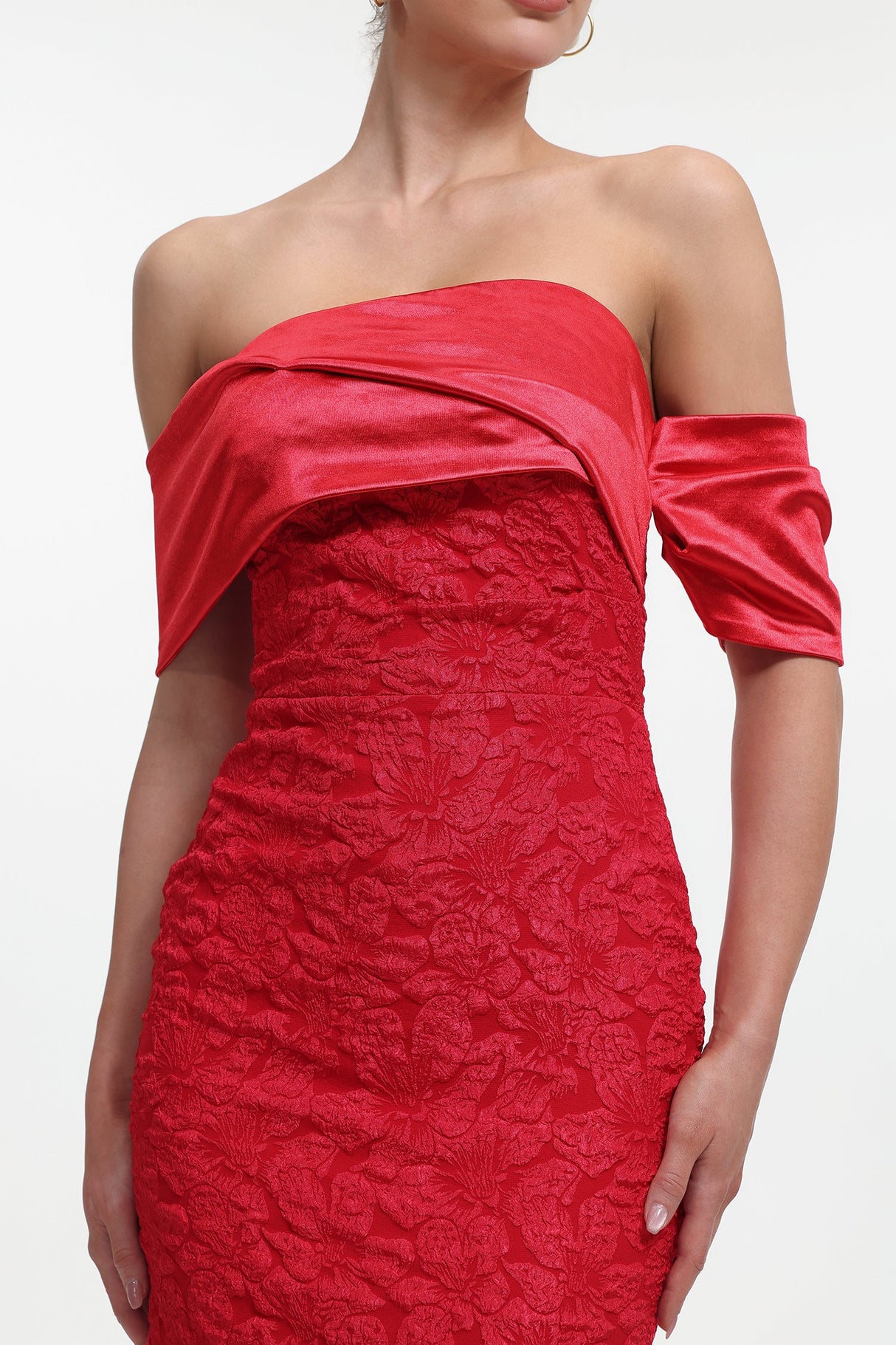 Carlotta Red Off-Shoulder Floral Jacquard Maxi Dress