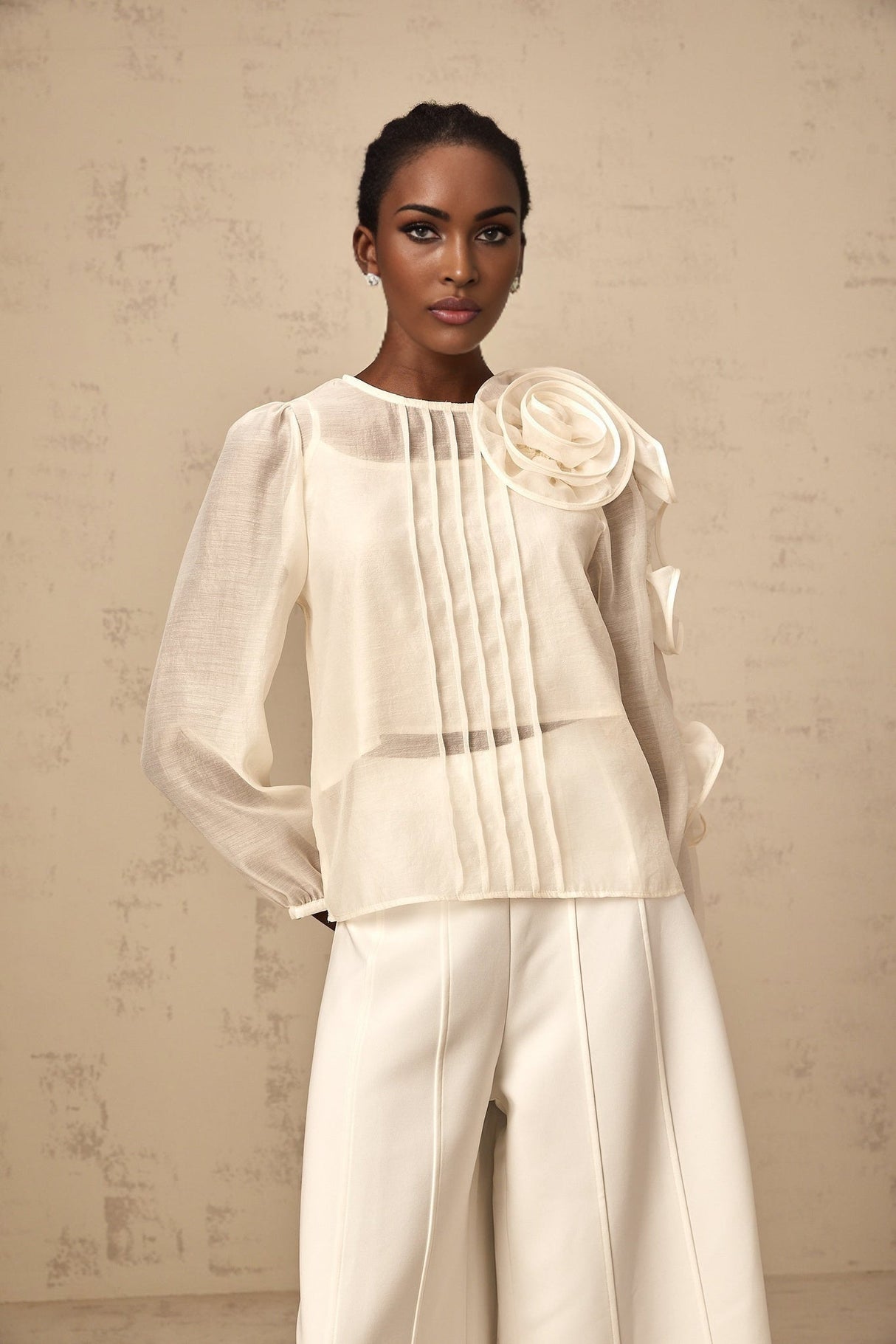 Caterinella Blouse – 3D Flower Detailing – Long Puff Sleeves – Crew Neck