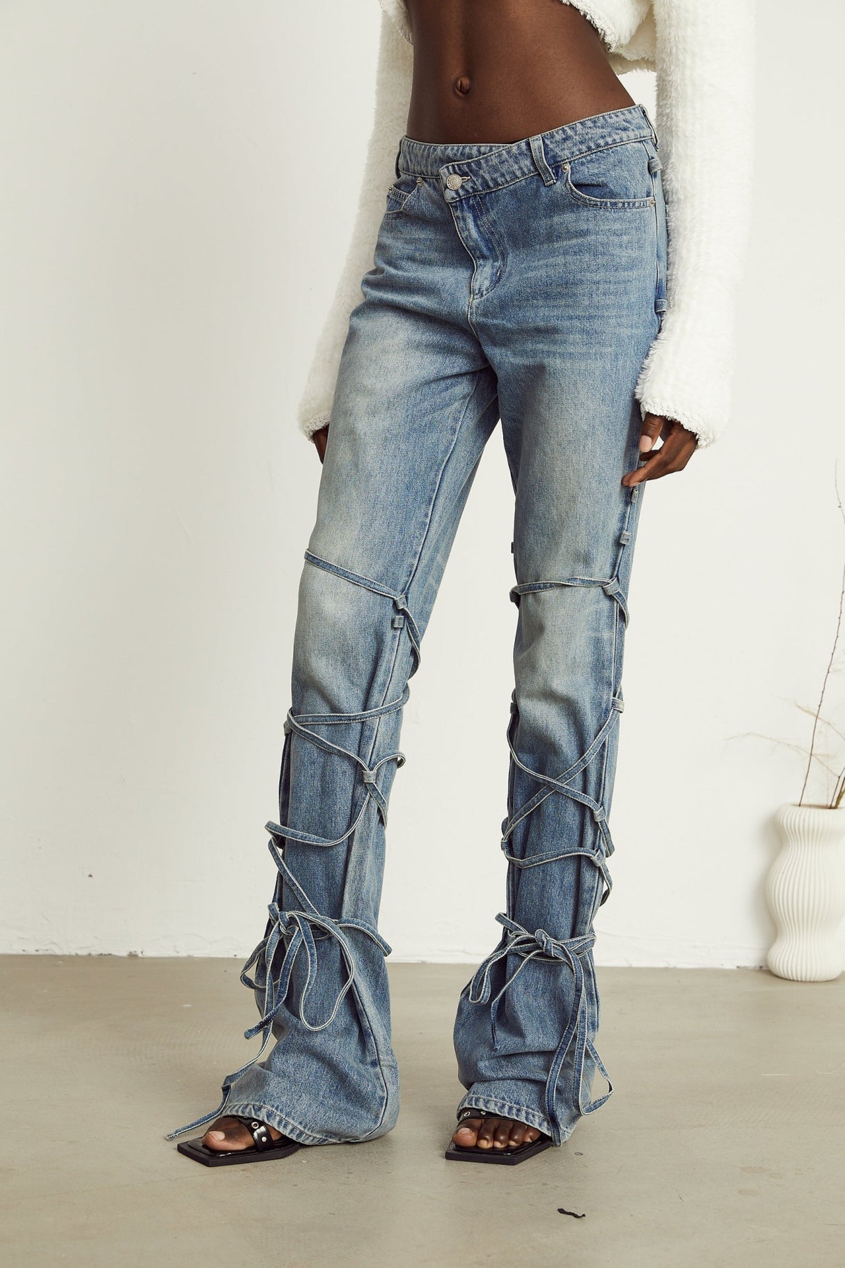 Diana Jeans - Strap Detailing - Whiskering Effect - Off - Center Button Fastening - Five Pockets