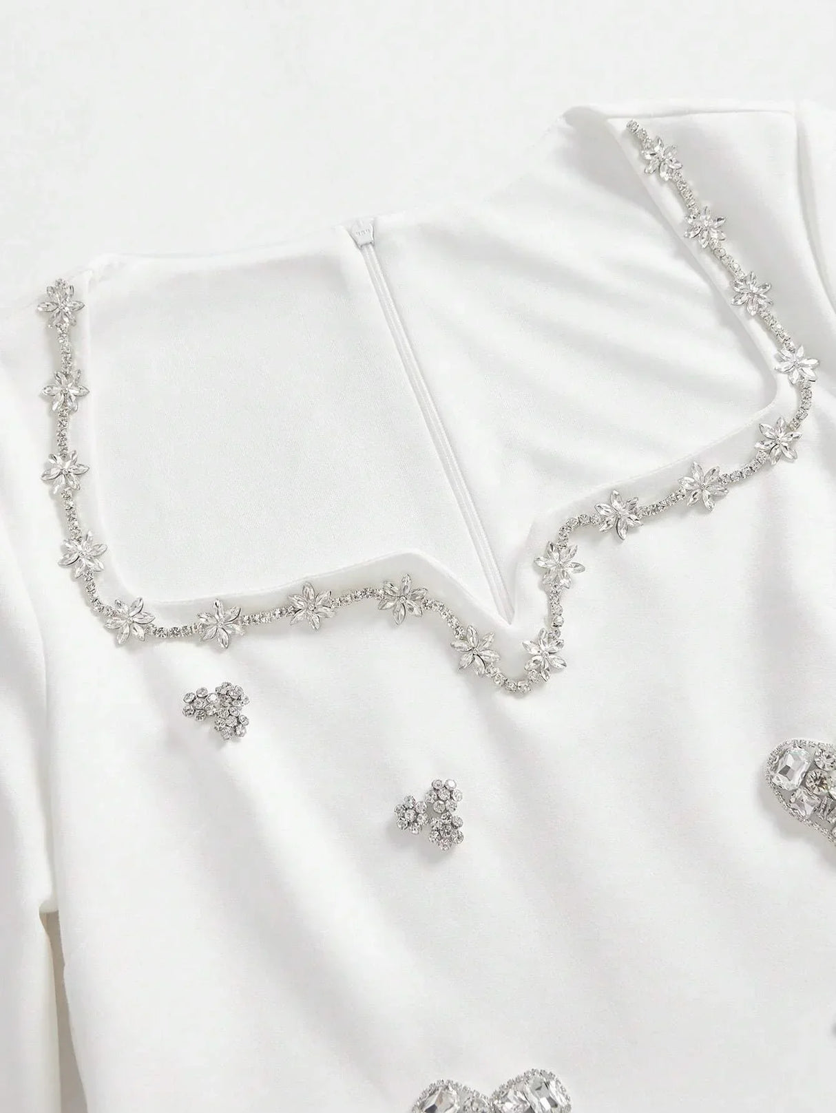 Elegant Rhinestone Heart Decorated White Short Sleeve Mini Dress Autumn