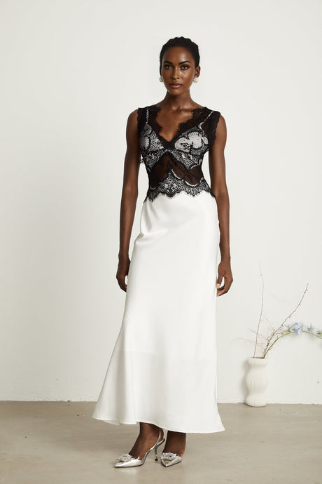 Éléonore contrastcolor lacedetail maxi dress