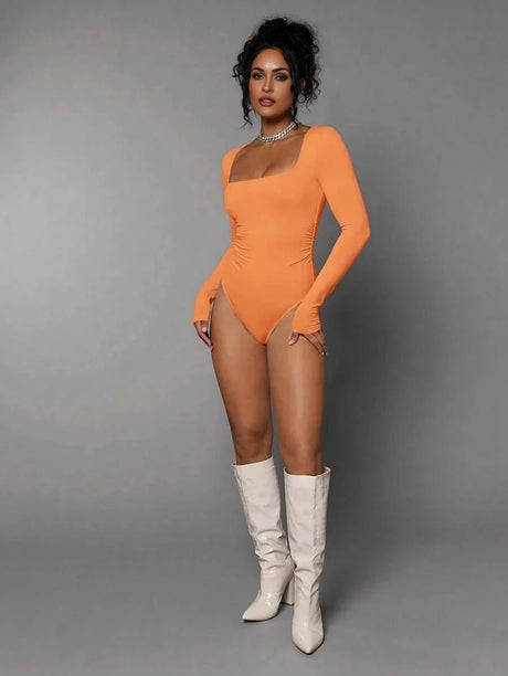 Franca Bodysuit - Slim Fit - Medium Stretch - Regular Sleeve - Natural Mid Waist - Square Neck - Knitted Fabric - Casual Style - Ruched