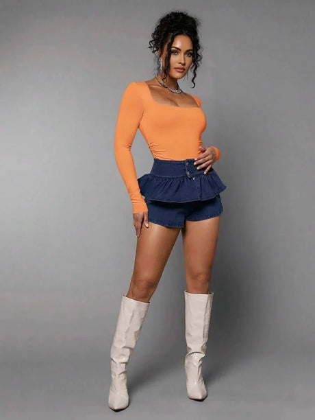 Franca Bodysuit - Slim Fit - Medium Stretch - Regular Sleeve - Natural Mid Waist - Square Neck - Knitted Fabric - Casual Style - Ruched