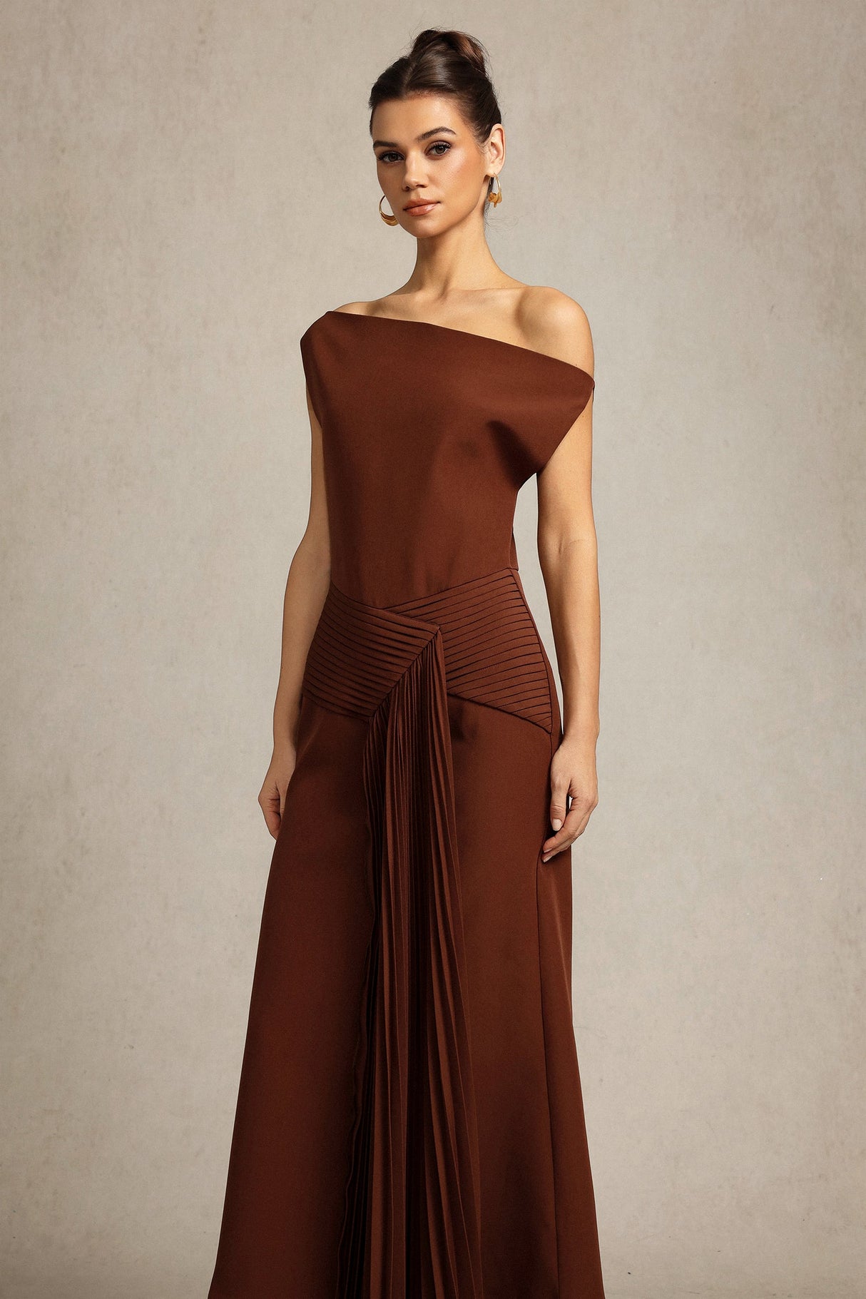 Jamie Brown Elegant Oblique Shoulder Midi Dress High Quality Fabric Pleated Waist Versatile Style Comfortable Chic Fashionable