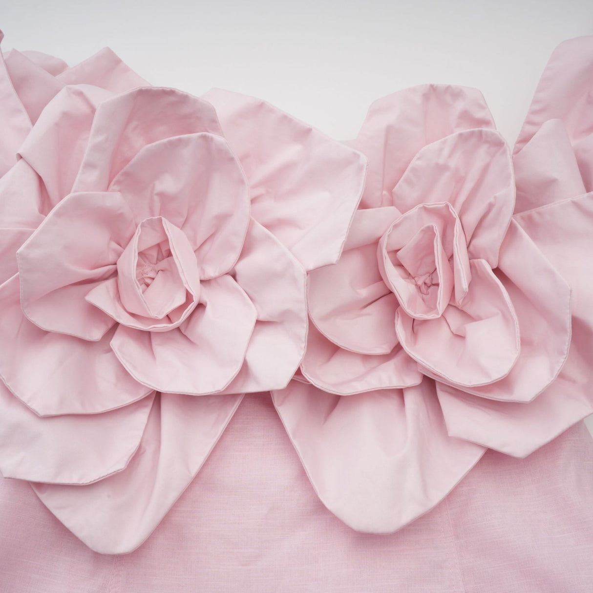 Juliette pink mini dress with offshoulder design and 3D petal details