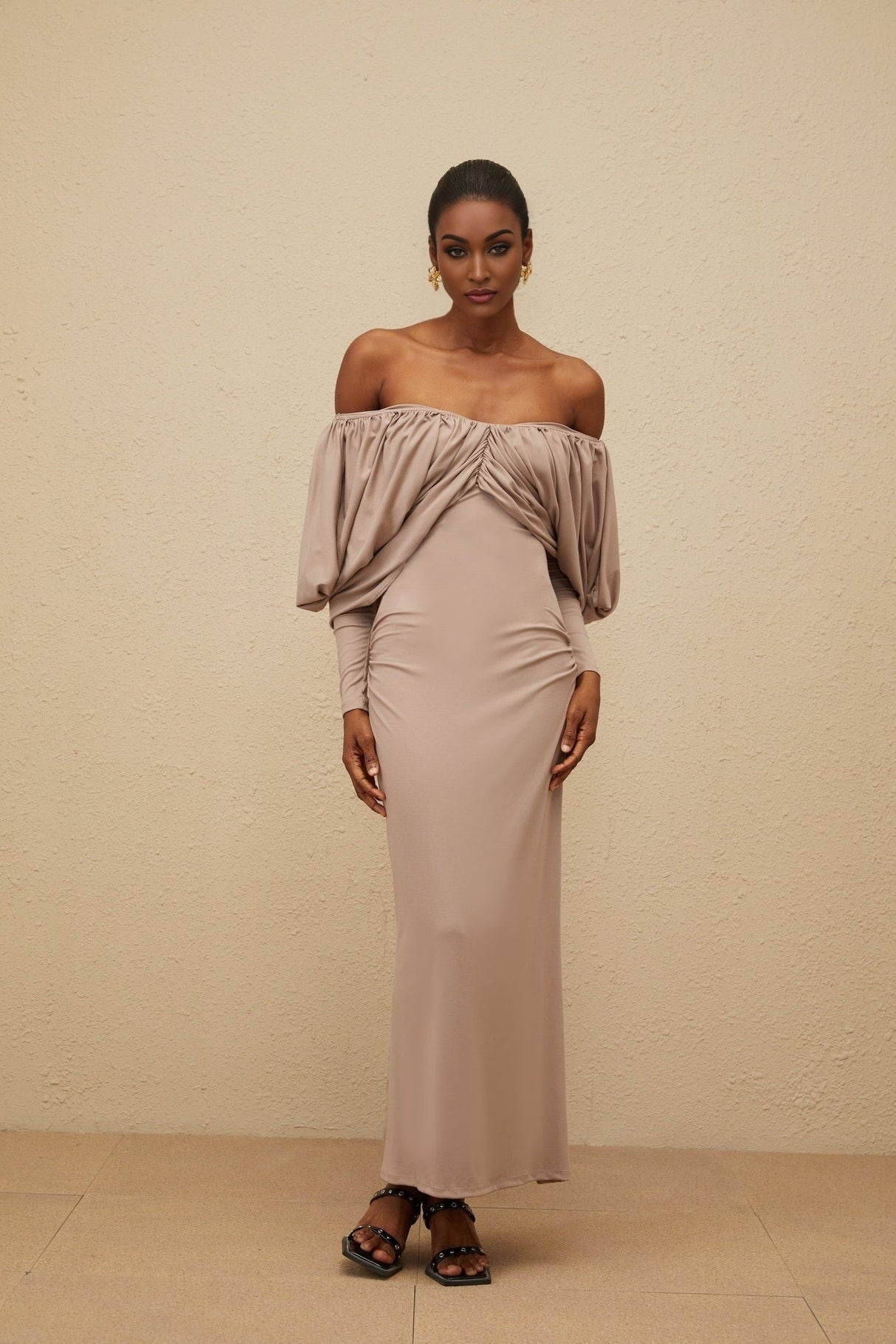 Kendra Midi Dress - V - Neck - Long Sleeves - Ruched Detailing - Stretch Design - Rear Slit