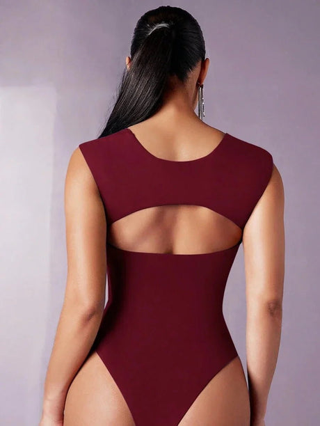 Lana Bodysuit – Sweetheart Neckline – Cut - Out Detail – Slim Fit