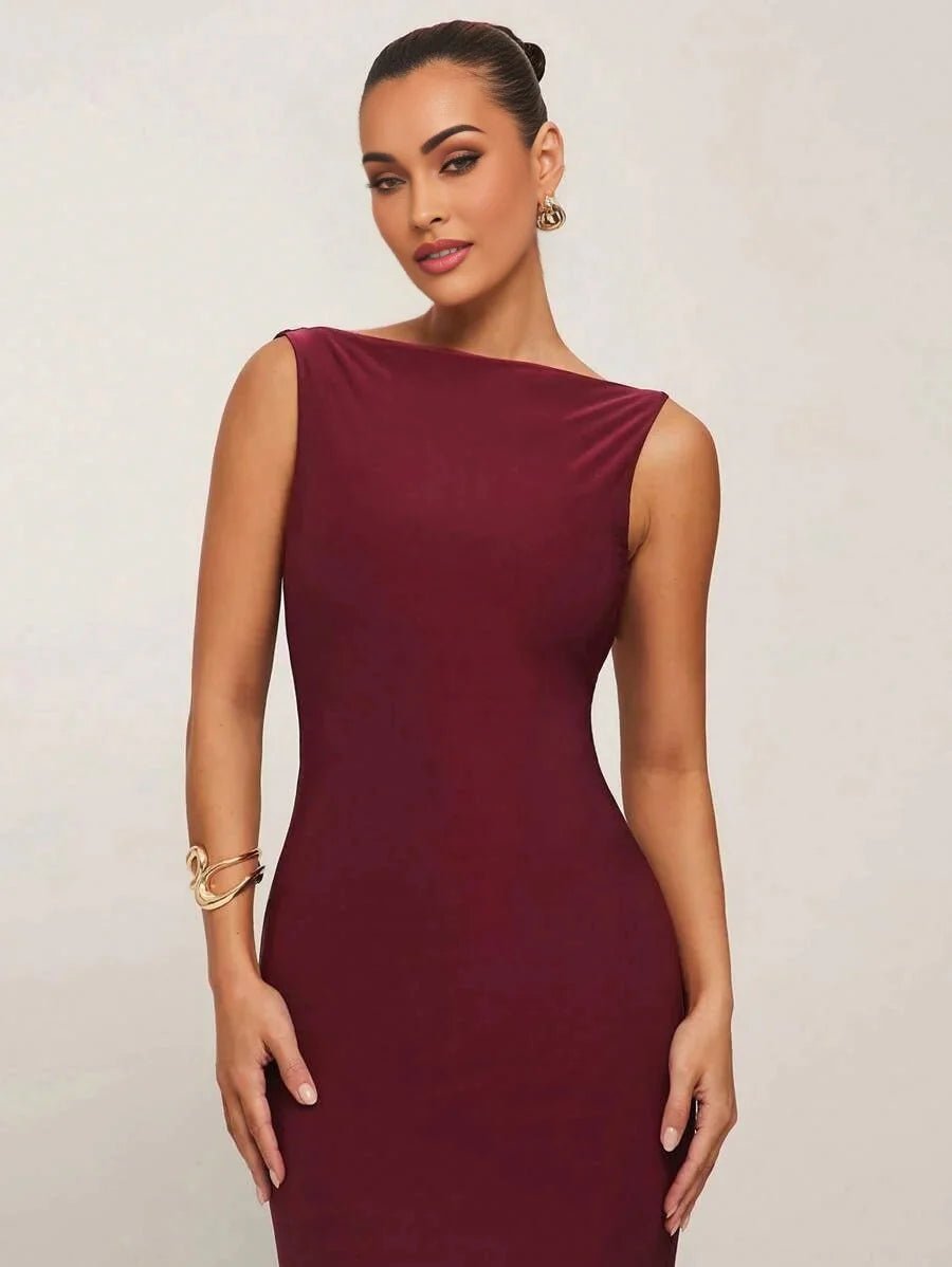 Letizia Maxi Dress - High Stretch Fabric Elasticity - Slim Fit Type - Sleeveless Design - Boat Neckline - Natural Waist Line - Violet Color