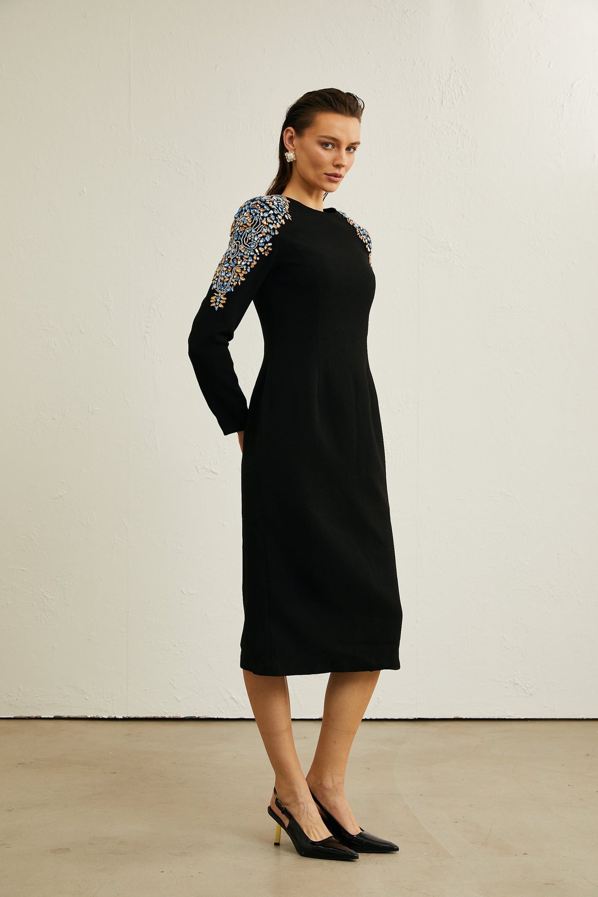 Maëlys black crystalembellished midi dress
