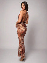 Maxi Dress - Mermaid Shape Hem - High Stretch Elasticity Fabric - Neckline Halter - Slim Fit Type - Sleeveless Length