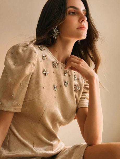 Noemi Midi Dress - Round Neck - Puff Sleeve - Floral Print - Elegant Style - Button & Pearls