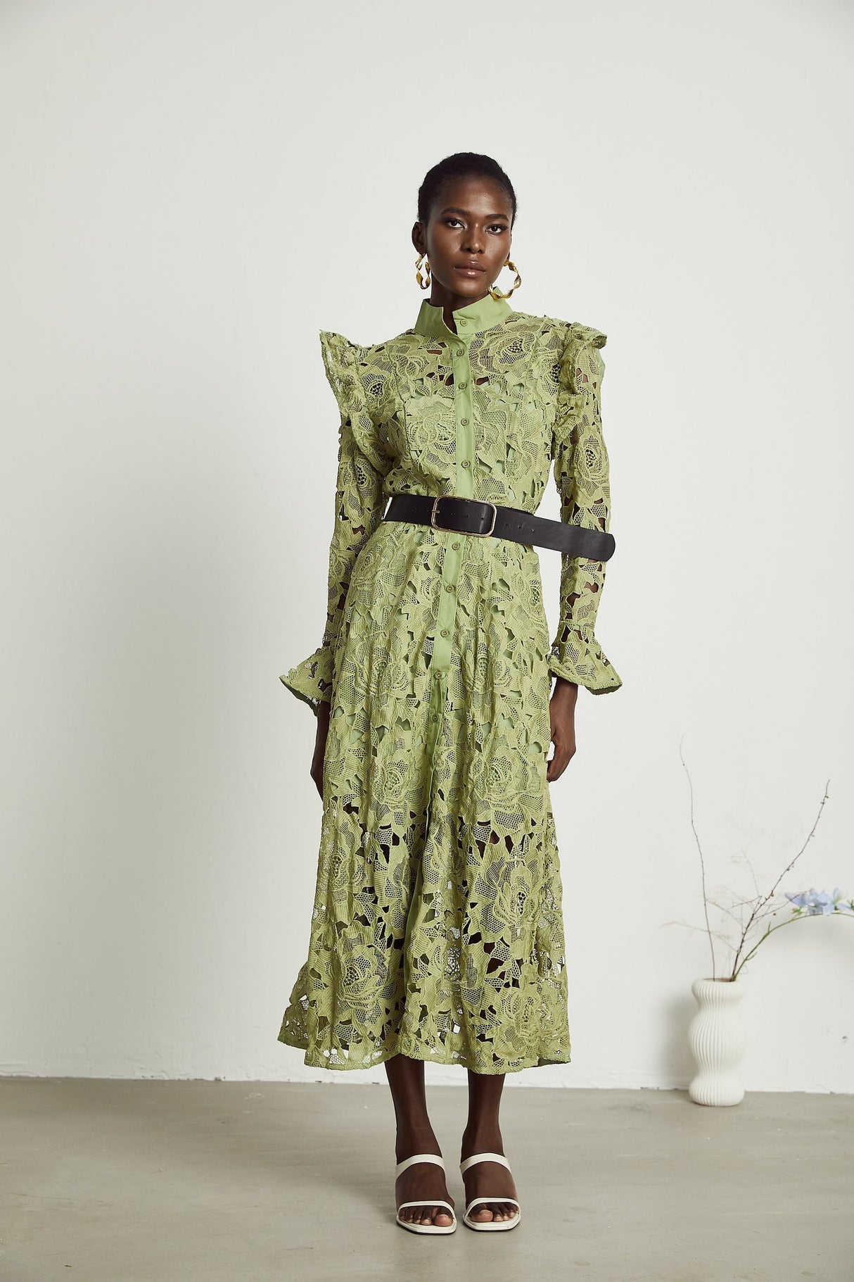 Noémie floralembroidered midi dress in Green