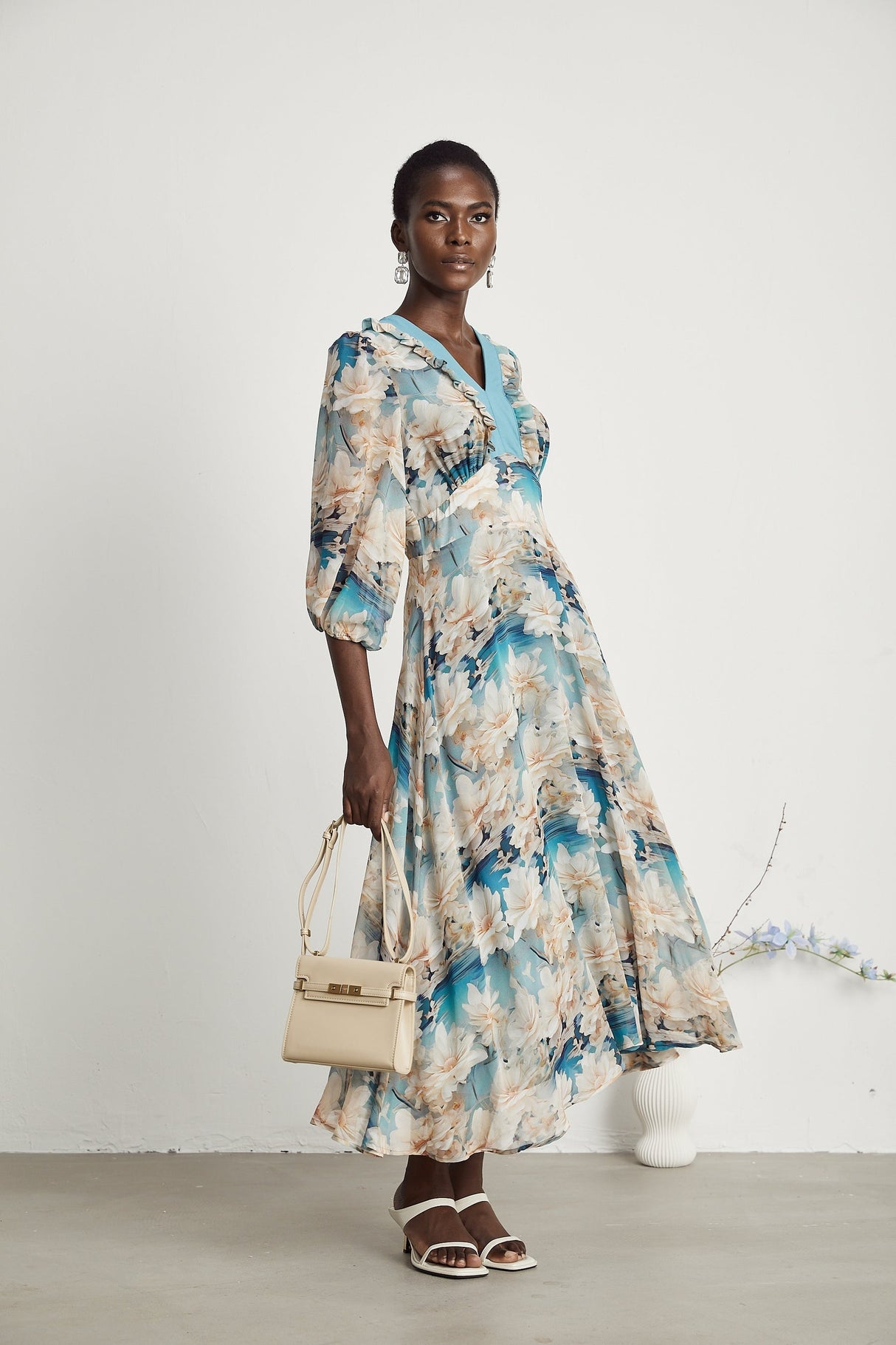 Rosalee Vneck floralprint midi dress