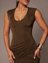 Rosaura Maxi Dress - Scoop Neckline - Bodycon Fit - Backless Design - Split Thigh