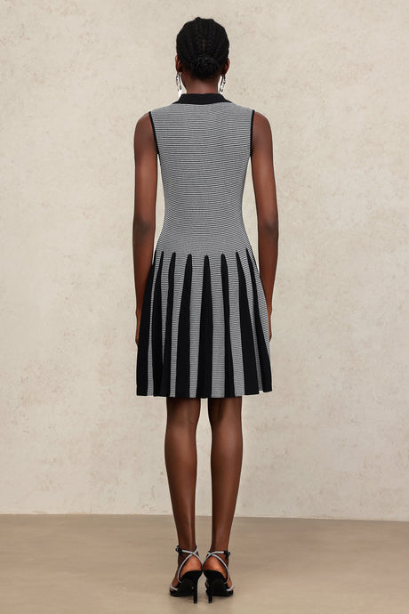 Sabrina Black Lapel Collar Sleeveless Pleated Skirt Dress