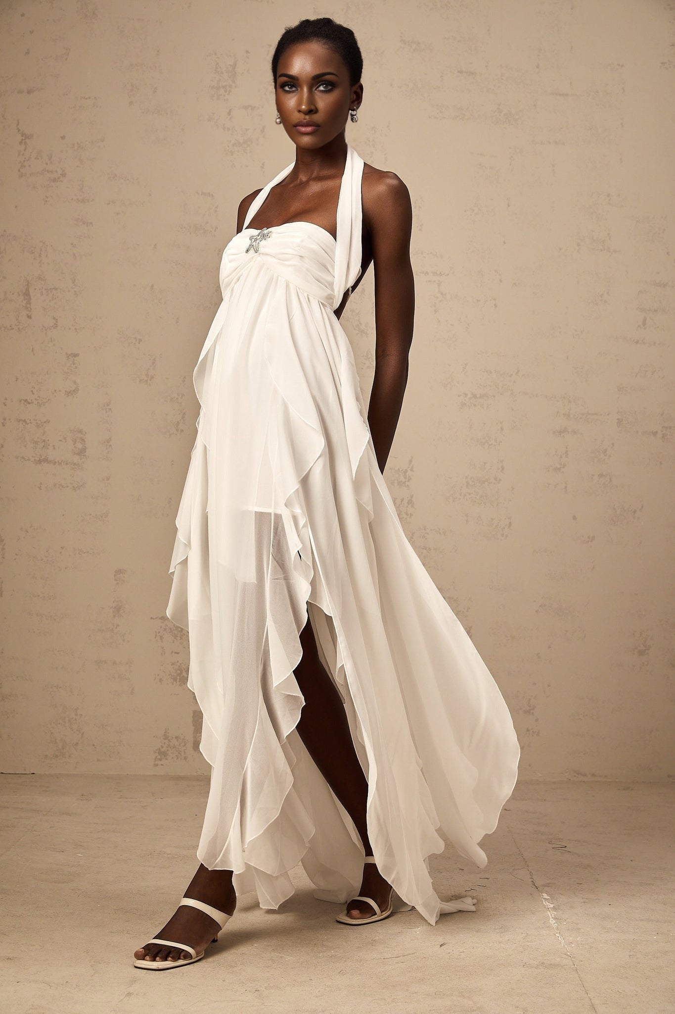 thetoe Hesiod Frills Dress ホワイト S Silvia White Maxi Dress | Backless, Chiffon with Ruffle Detail