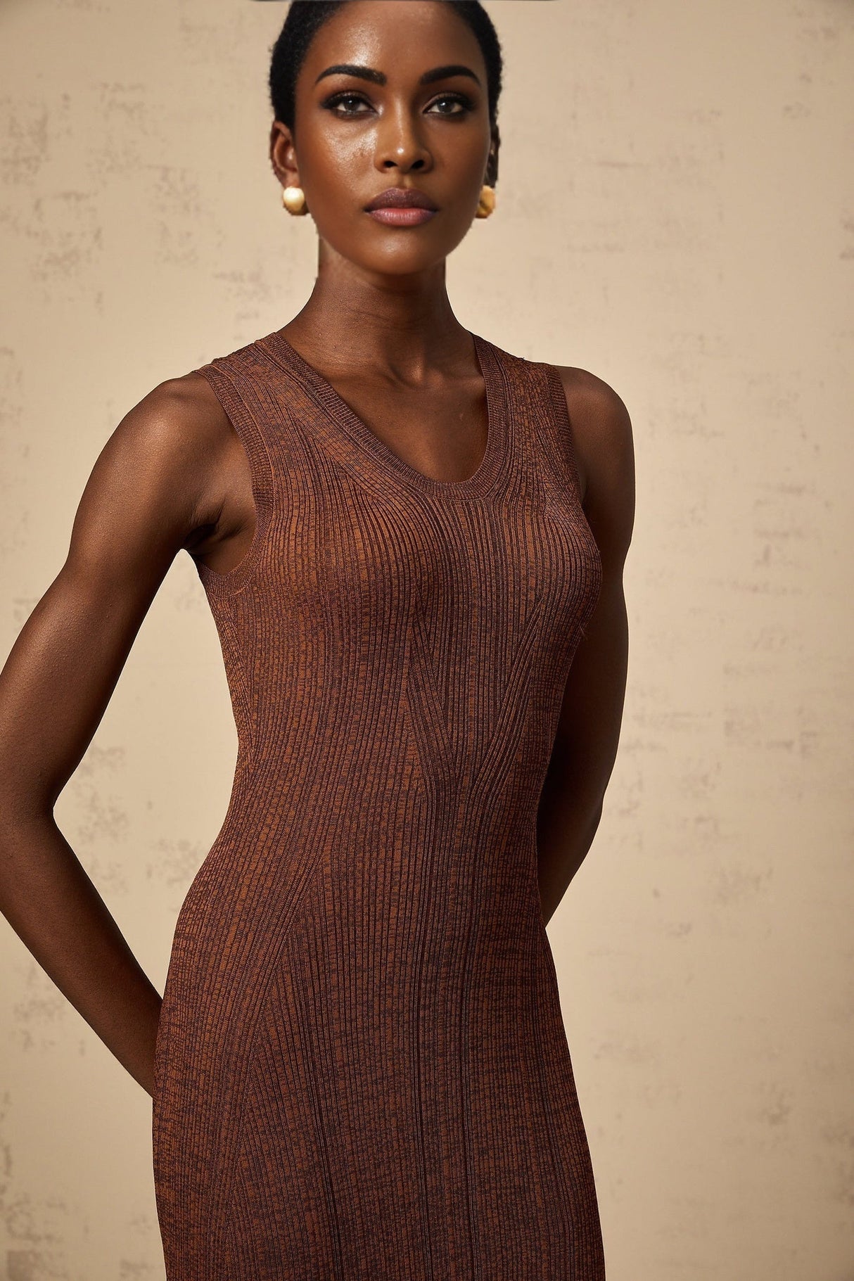 Valeria Midi Dress Brown Cutout Flared & Scoopneck