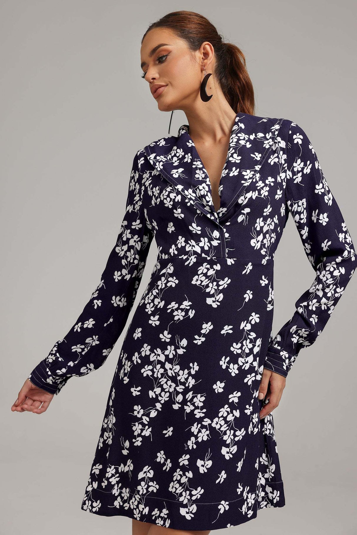 Virginia Navy Floral Shift Dress V-neck Long Sleeve Soft Fabric Sophisticated Comfortable Versatile Elegant