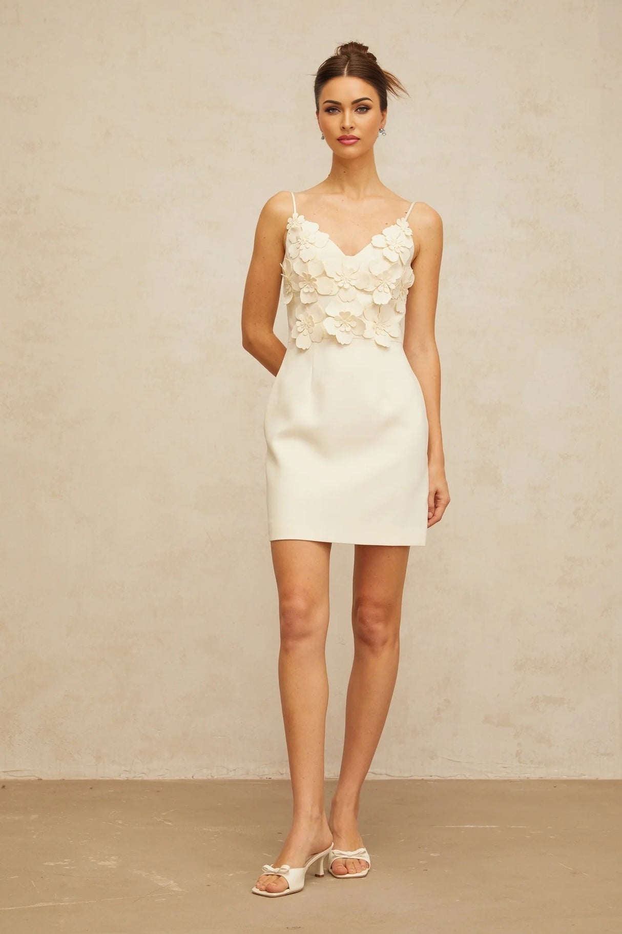 Xavière white Vneck 3dpetal mini dress